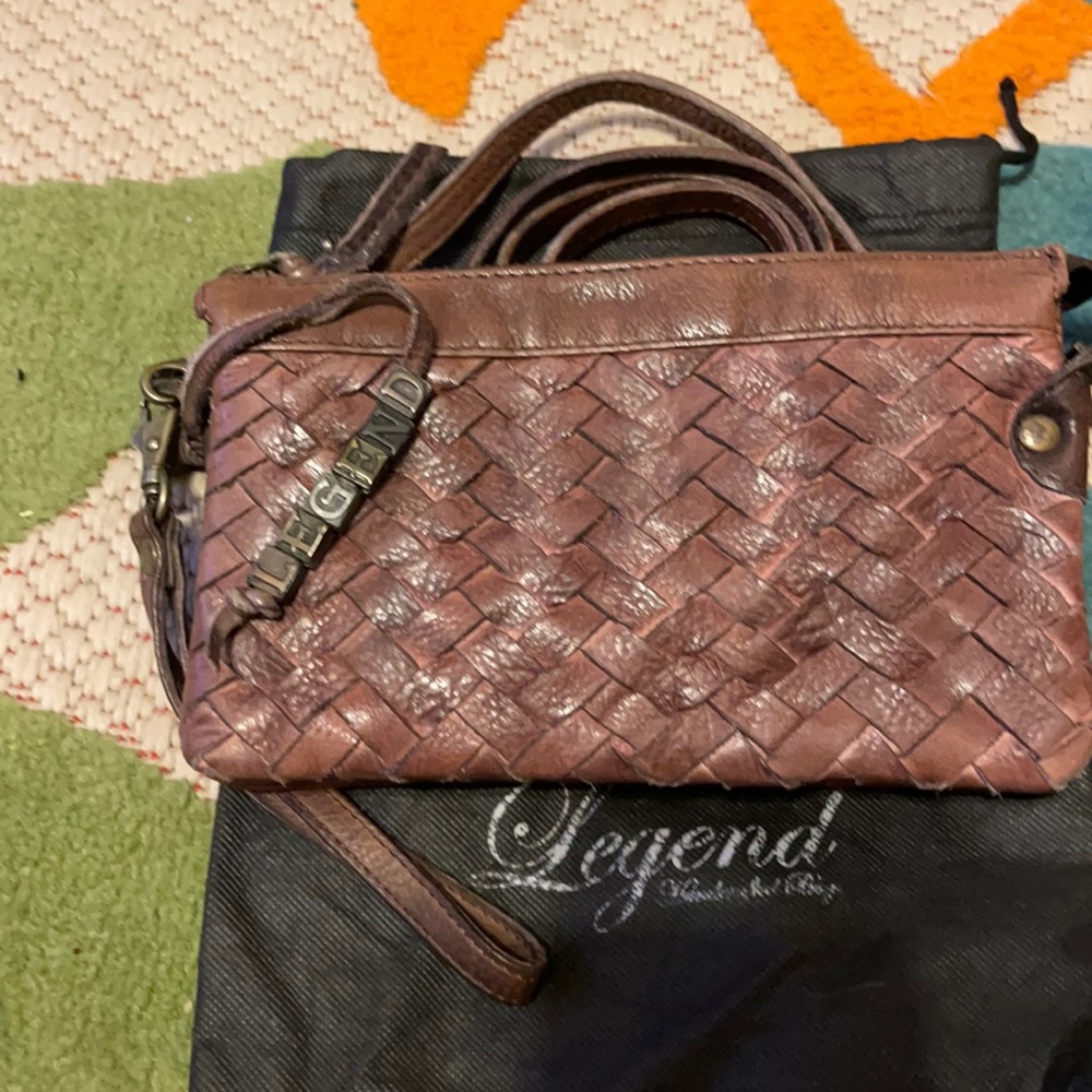 Legend cross shoulder strap purse